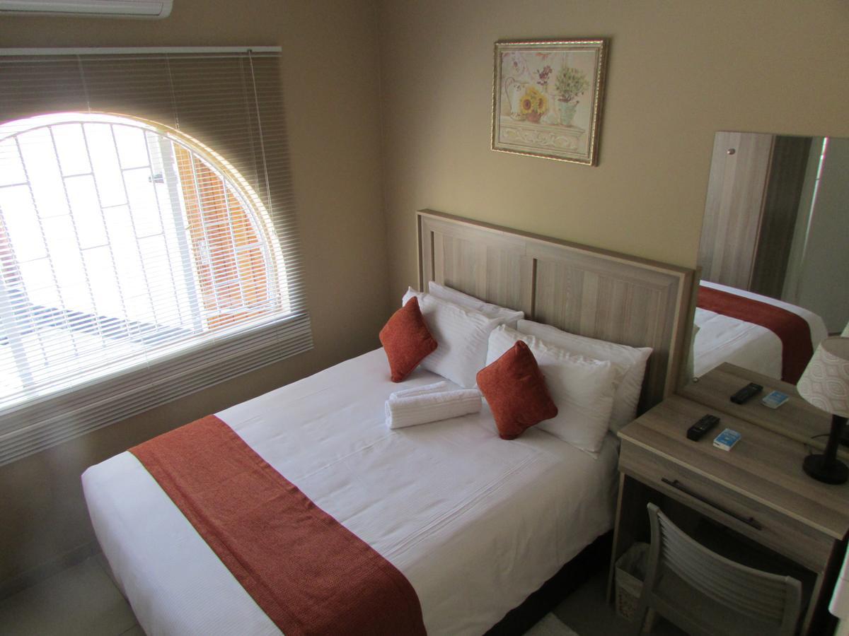 Bridgeville Guest House Gaborone Ngoại thất bức ảnh