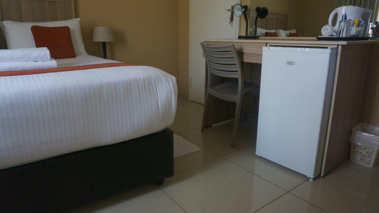 Bridgeville Guest House Gaborone Ngoại thất bức ảnh