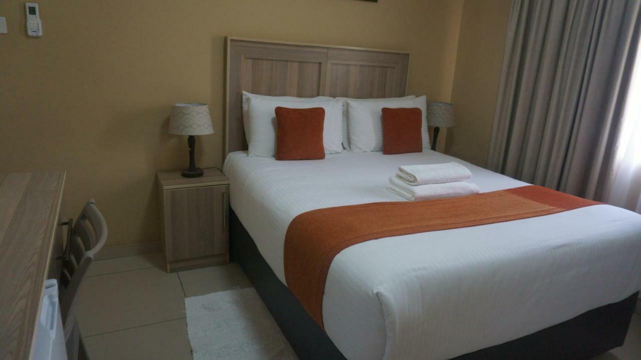 Bridgeville Guest House Gaborone Ngoại thất bức ảnh